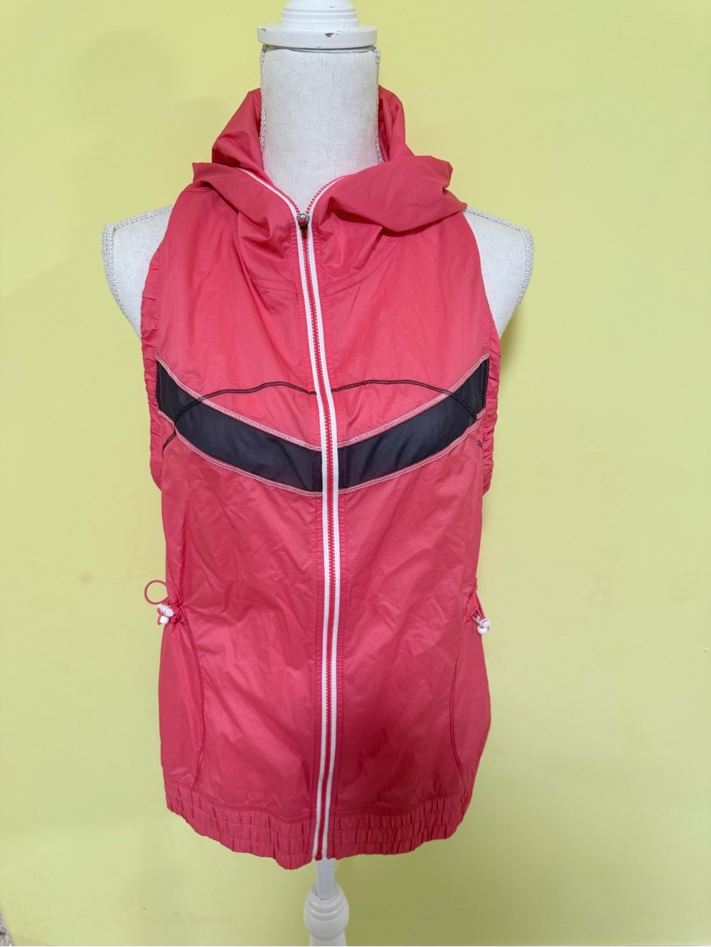 lululemon athletica Coral Pink Hooded Wind Vest with Black Accent